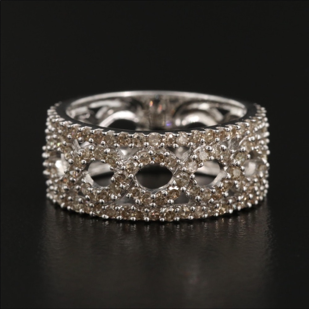 *Stunning Preloved Solid 10K 1.04 CTW Diamond Ring